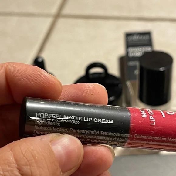 7~Popfeel Eyeshadow Palette & Primer & foundation & matte Lip cream & 2 Lipstics - Picture 13 of 17